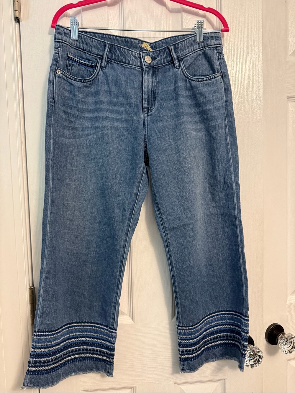 Tommy Bahama Mid-Blue Cropped Jeans with Embroidered Hem